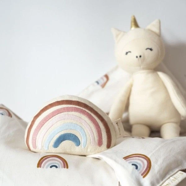 Boite à Musique Doudou Arc-en-ciel Fabelab® - Boite à Musique 2 Boite à Musique Doudou Arc-en-ciel Fabelab® - Boite à Musique – Image 2