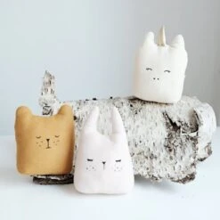 Coussin Boîte à Musique Licorne Blanche Fabelab® Coton Bio GOTS- Doudou Bio Scandinave -Jouets De Confort En Peluche Boutique coussin boite a musique licorne blanche fabelab coton bio gots doudou bio scandinave 3