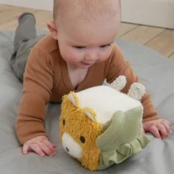 Cube D'éveil En Tissu Coton Bio Fred Franck & Fischer - Jouet Coton Bio -Jouets De Confort En Peluche Boutique cube d eveil en tissu coton bio fryd franck fischer peluche coton bio 2