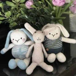 Doudou Lapin Bleu Star 28cm Pebble® Maille Crochet Coton Bio - Doudou Bébé Bio -Jouets De Confort En Peluche Boutique doudou lapin bleu star 28cm pebble maille crochet coton bio doudou bebe bio 2