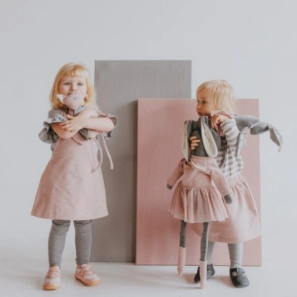 Doudou Peluche Chat Rose Wooly Organic® Coton Bio 30 Cm - Doudou Bio GOTS 4 Doudou Peluche Chat Rose Wooly Organic® Coton Bio 30 Cm - Doudou Bio GOTS – Image 4