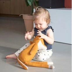 Doudou Peluche Freya Le Renard 52cm Filibabba®-Doudou Peluche Design Scandinave -Jouets De Confort En Peluche Boutique doudou peluche freya le renard 52cm filibabba doudou peluche design scandinave 2