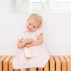 Doudou Plat Bébé Hoppa® Chat Mila Lange Mousseline Écru 24cm Coton Bio GOTS - Doudou Bébé -Jouets De Confort En Peluche Boutique doudou plat bebe hoppa chat mila lange mousseline ecru 24cm coton bio gots doudou bebe 2