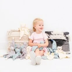 Doudou Plat Bébé Hoppa® Chat Mila Lange Mousseline Écru 24cm Coton Bio GOTS - Doudou Bébé -Jouets De Confort En Peluche Boutique doudou plat bebe hoppa chat mila lange mousseline ecru 24cm coton bio gots doudou bebe 3