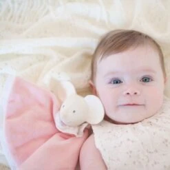 Doudou Plat Caoutchouc Naturel & Coton Meiya La Souris Meiya & Alvin® - Jouet Bio 8 Doudou Plat Caoutchouc Naturel & Coton Meiya La Souris Meiya & Alvin® - Jouet Bio -Jouets De Confort En Peluche Boutique doudou plat caoutchouc naturel coton meiya la souris meiya alvin jouet bio 3