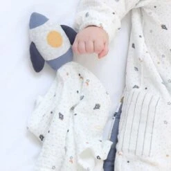 Doudou Plat Carré Lange Mousseline De Coton Bio Fusée Albetta® 35cm - Doudou Lange -Jouets De Confort En Peluche Boutique doudou plat carre lange mousseline de coton bio fusee albetta doudou lange 2