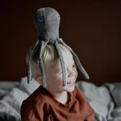 Grande Peluche Poulpe 60cm Filibabba® -Doudou Peluche Design Scandinave 11 Grande Peluche Poulpe 60cm Filibabba® -Doudou Peluche Design Scandinave -Jouets De Confort En Peluche Boutique grande peluche poulpe 60cm filibabba doudou peluche design scandinave 4