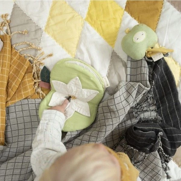 Hochet Fabelab® Pomme Verte 12cm à Clipser Coton Bio GOTS - Hochets Bio Scandinave 3 Hochet Fabelab® Pomme Verte 12cm à Clipser Coton Bio GOTS - Hochets Bio Scandinave – Image 3