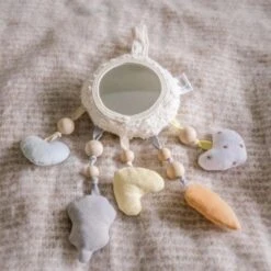 Mini Mobile Coton Bio & Bois Bahbah L'agneau Tikiri® - Jouet Bio 8 Mini Mobile Coton Bio & Bois Bahbah L'agneau Tikiri® - Jouet Bio -Jouets De Confort En Peluche Boutique mini mobile coton bio bois bahbah l agneau tikiri jouet bio 2