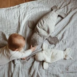 Peluche Bouillote Sèche Bébé Phoque Blanc Coton Bio 40 Cm Senger® - Bouillotte Bio Naturel Senger -Jouets De Confort En Peluche Boutique peluche bouillote seche bebe phoque blanc coton bio senger bouillotte bio naturel senger 2