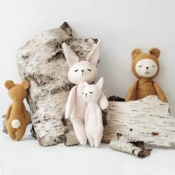 Peluche Fabelab® Ours Buddy Miel 28cm Coton Bio GOTS- Jouet Bio Scandinave -Jouets De Confort En Peluche Boutique peluche fabelab ours buddy miel 28cm coton bio gots jouet bio scandinave 3