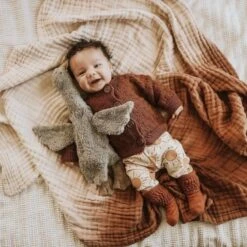 Peluche Bouillotte Sèche Oie Grise Coton Bio 47 Cm Senger® - Bouillotte Bio Naturel -Jouets De Confort En Peluche Boutique peluche oie grise coton bio 47 cm senger doudou bio naturel senger 4