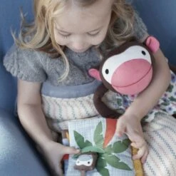 Peluche Singe Robe à FleursFrida 32cm Coton Bio Franck & Fischer® - Peluche Coton Bio -Jouets De Confort En Peluche Boutique peluche singe robe a fleurs frida 32cm coton bio franck fischer peluche coton bio 2