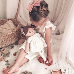 Poupée En Tissus Amelia En Robe De Lin Rose Brodée 42cm Bonikka - Grande Poupée 18 Poupée En Tissus Amelia En Robe De Lin Rose Brodée 42cm Bonikka - Grande Poupée -Jouets De Confort En Peluche Boutique poupee en tissus amelia en robe de lin rose brodee bonikka grande poupee 7