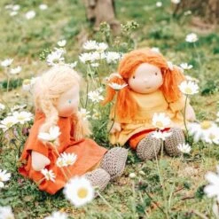 Poupée WaldorfMarie 28cm Rousse Aux Yeux Bruns Coton Bio ChimpyToys® - Véritable Poupée Waldorf -Jouets De Confort En Peluche Boutique poupee waldorf marie 28cm rousse aux yeux bruns coton bio chimpytoys veritable poupee waldorf 3